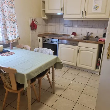 Wg- Im Einfamilienhaus شقة *