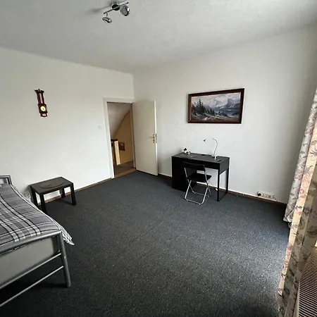 Wg- Im Einfamilienhaus Apartment *